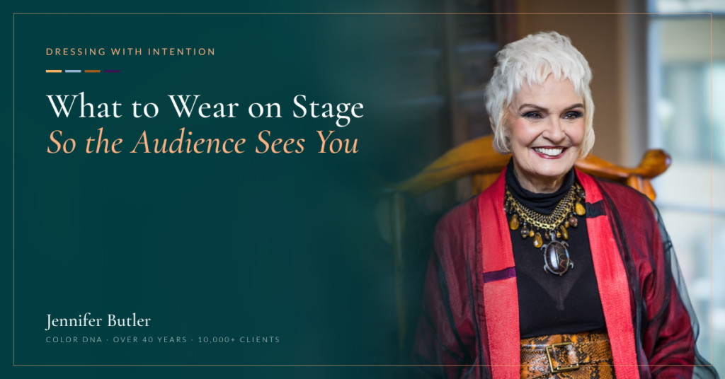 What to Wear on Stage So the Audience Sees You